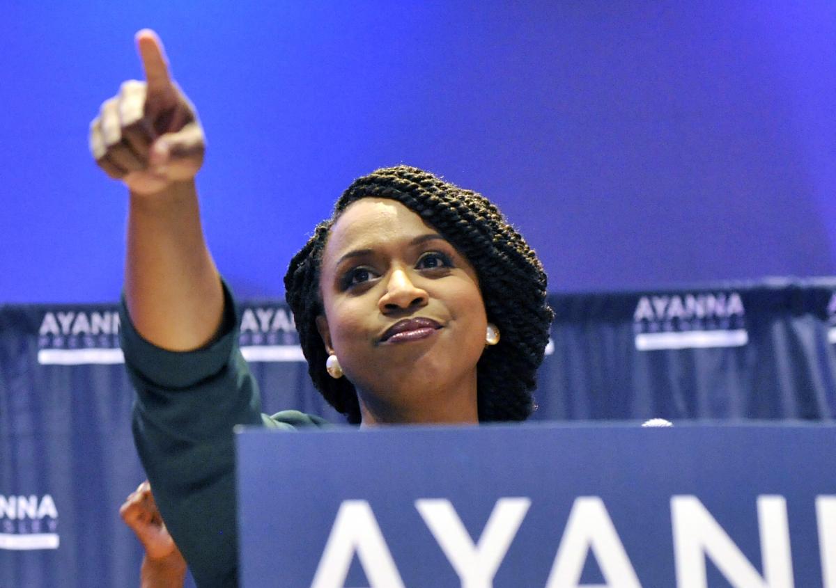 Az új generáció: a 44 éves Ayanna Pressley, bostoni városi tanácsos, miután megnyerte a demokrata jelöltséget a hivatalban lévő 