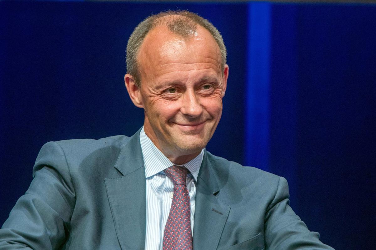 Elsőként Friedrich Merz jelentette be indulását