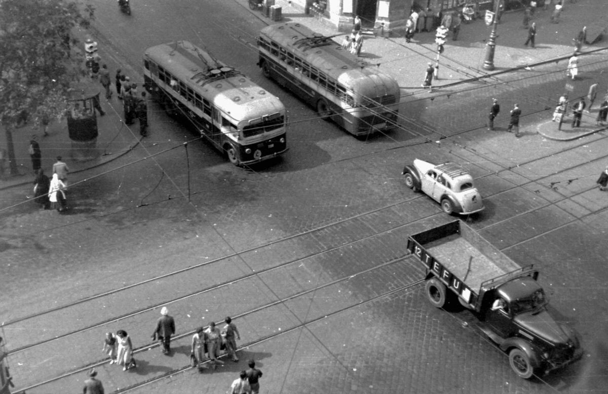 A pesti hálózat első, Király utcai vonalát 1949. december 21-én nyitották meg