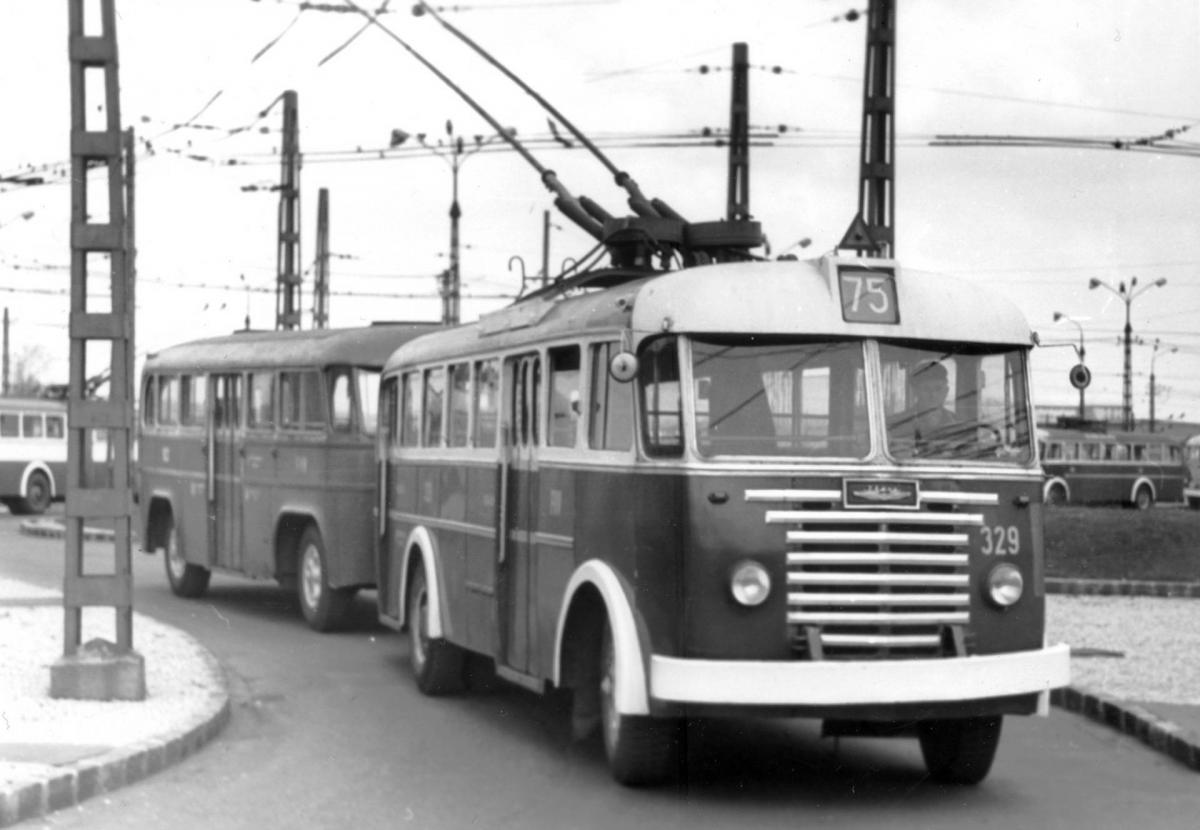 A pesti hálózat első, Király utcai vonalát 1949. december 21-én nyitották meg