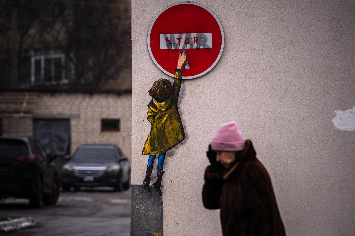 Egy 27 évesen meghalt ukrán katona, Jurij Kulik temetése Kijev közelében február 21-én.