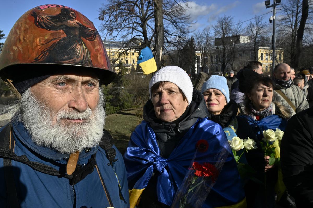 Egy 27 évesen meghalt ukrán katona, Jurij Kulik temetése Kijev közelében február 21-én.