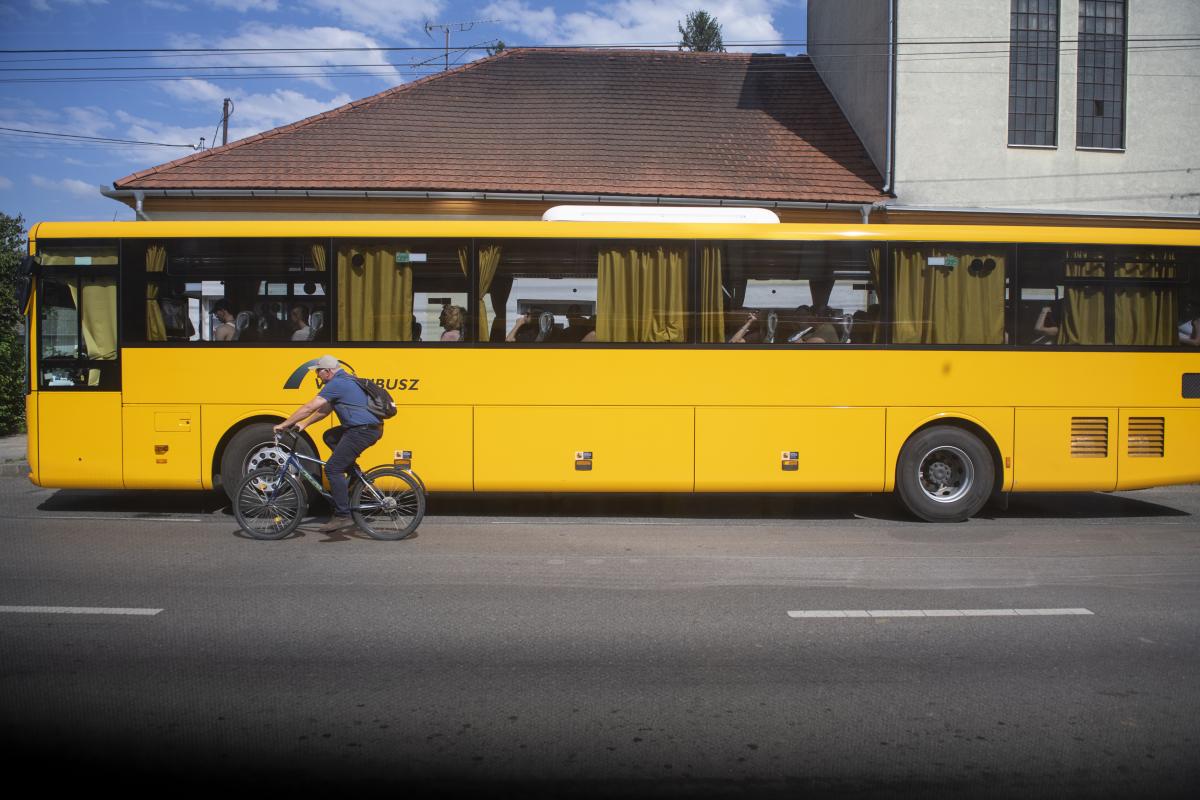 Dombóvár és Komló között is busz helyettesíti a vonatot. Sokat mennek, keveset pihennek a sofőrök