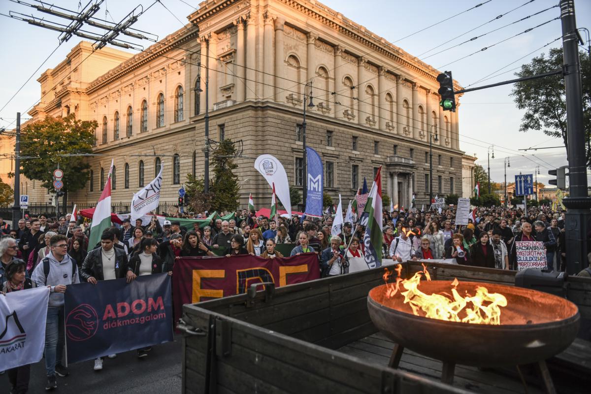 Egyszerre volt vidám, dühös, és elkeseredett a tiltakozók menete