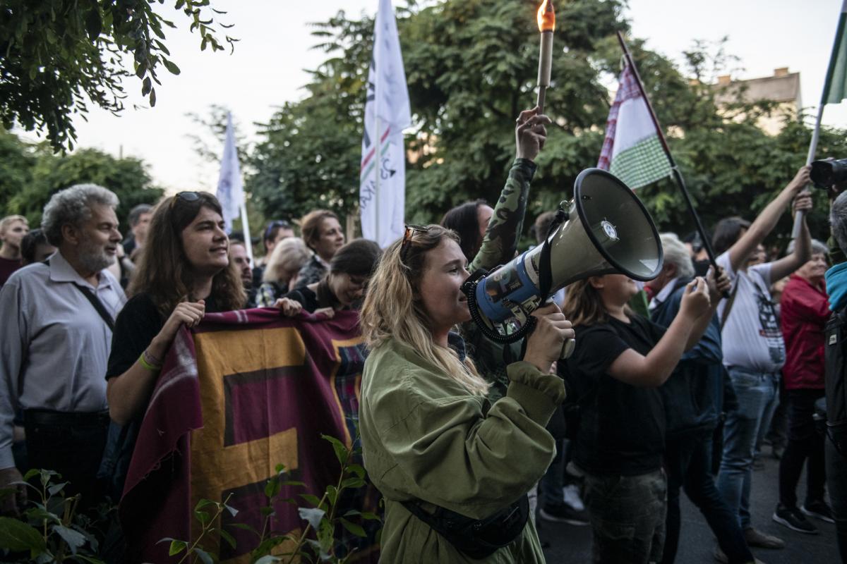 Egyszerre volt vidám, dühös, és elkeseredett a tiltakozók menete