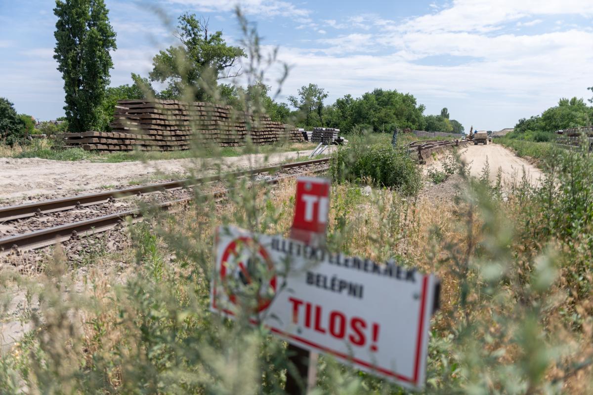 A vasútvonal építése a főváros közelében, Apajnál. A most kisajátítandó területek csaknem fele Budapesten található