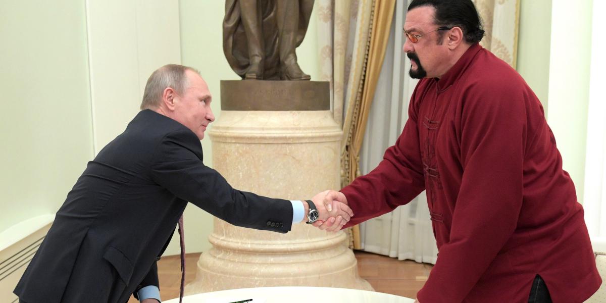 Steven Seagal és Vlagyimir Putyin 2016-ban.