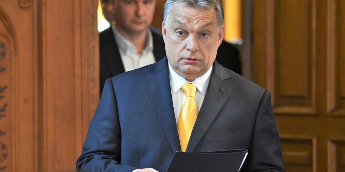 Orbán Viktort ki akarták tüntetni, de épp más dolga akadt