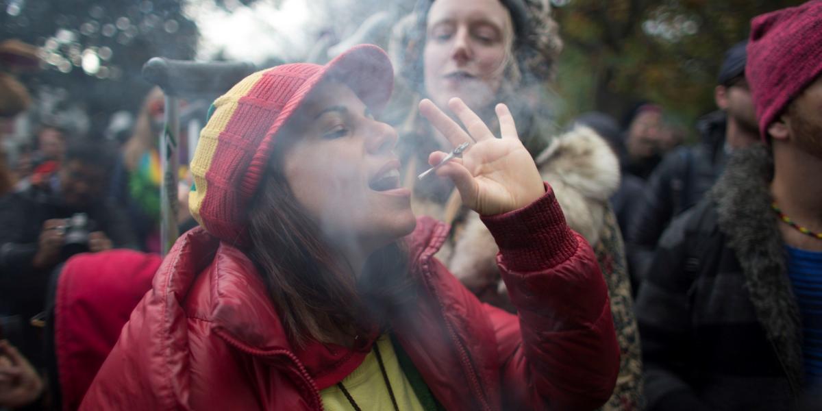 Legalizáló party-t tartottak Trinity Bellwoods Parkban Torontóban