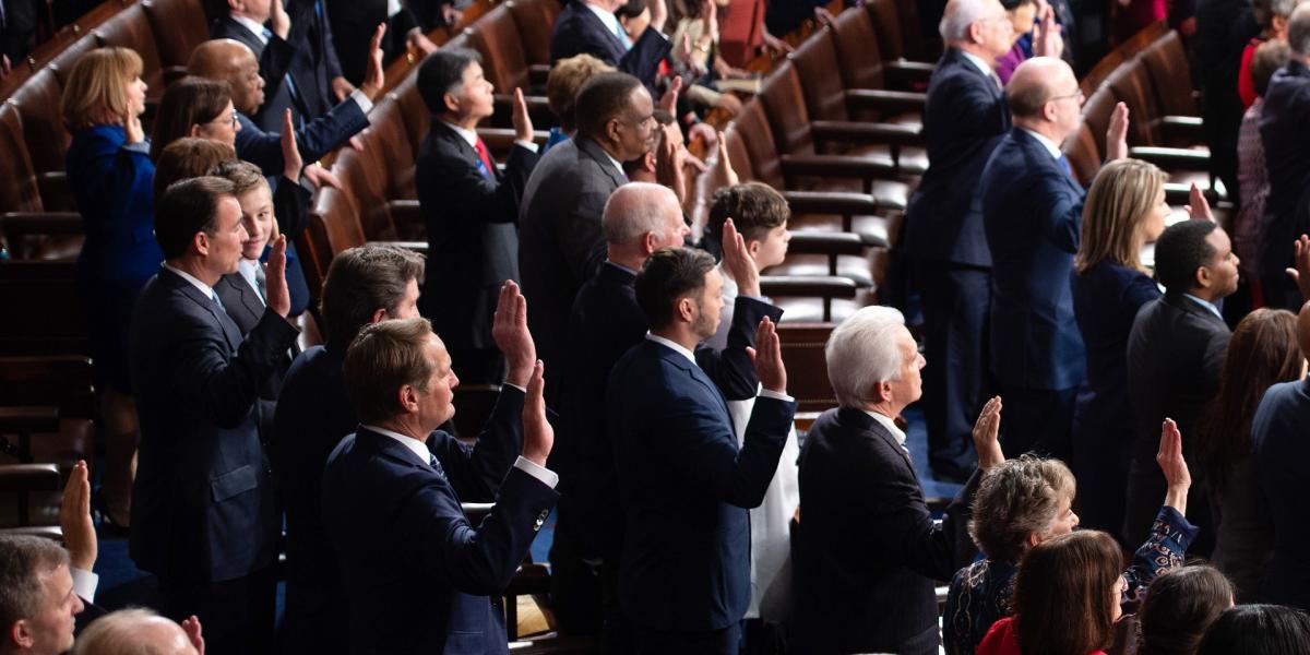 Képviselők és szenátorok teszik le esküjüket a washingtoni Capitoliumban , 2019. január 3-án