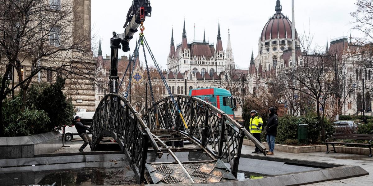 Sokan biztosra veszik, hogy politikai okok miatt szállították el a szobrot