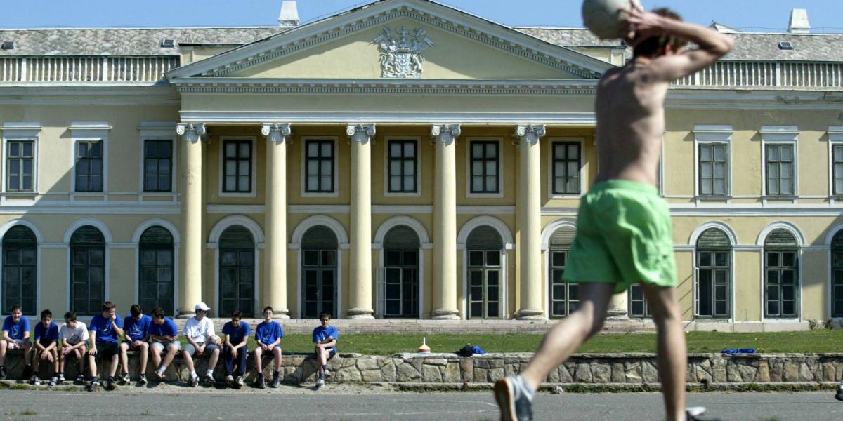 A kormány nyárig felszámolná az intézményt