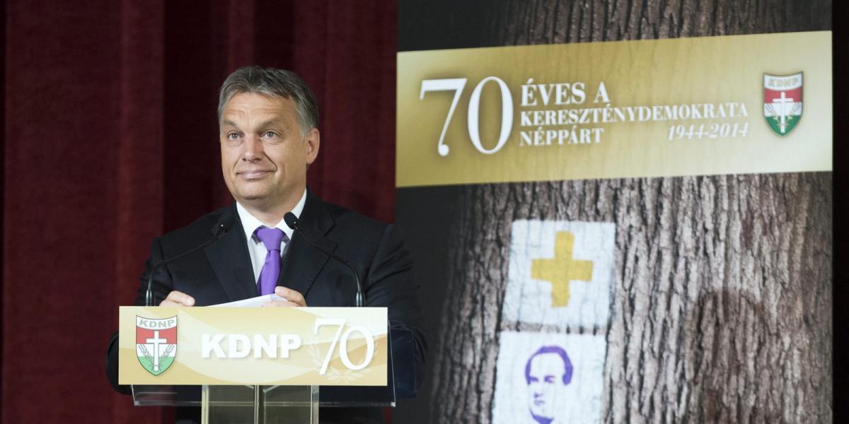 Orbán Viktor miniszterelnök beszédet mond a Kereszténydemokrata Néppárt megalakulásának 70. évfordulója alkalmából rendezett ünn