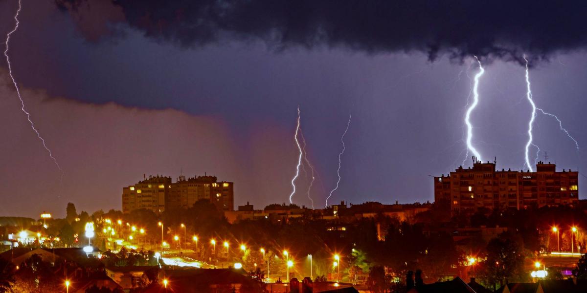 Villámok cikáznak az égbolton Nagykanizsa felett