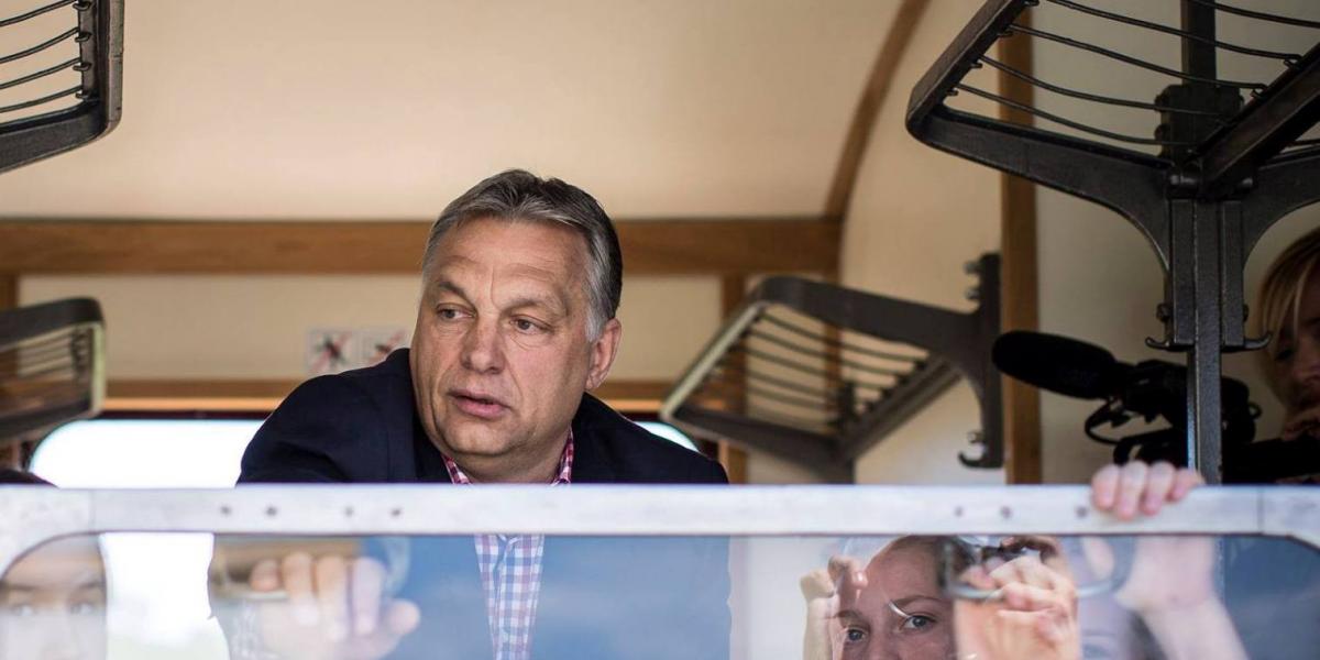 Orbán Viktor - na és a családok - végre Lovasberényig utazhatnak a több mint 12 milliárdból kibővített kisvasúton