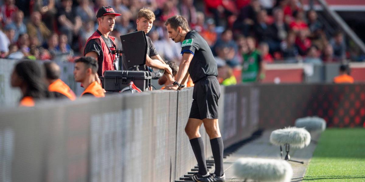 Videobíró a Bundesliga Bayer 04 Leverkusen - Union Berlin meccsén