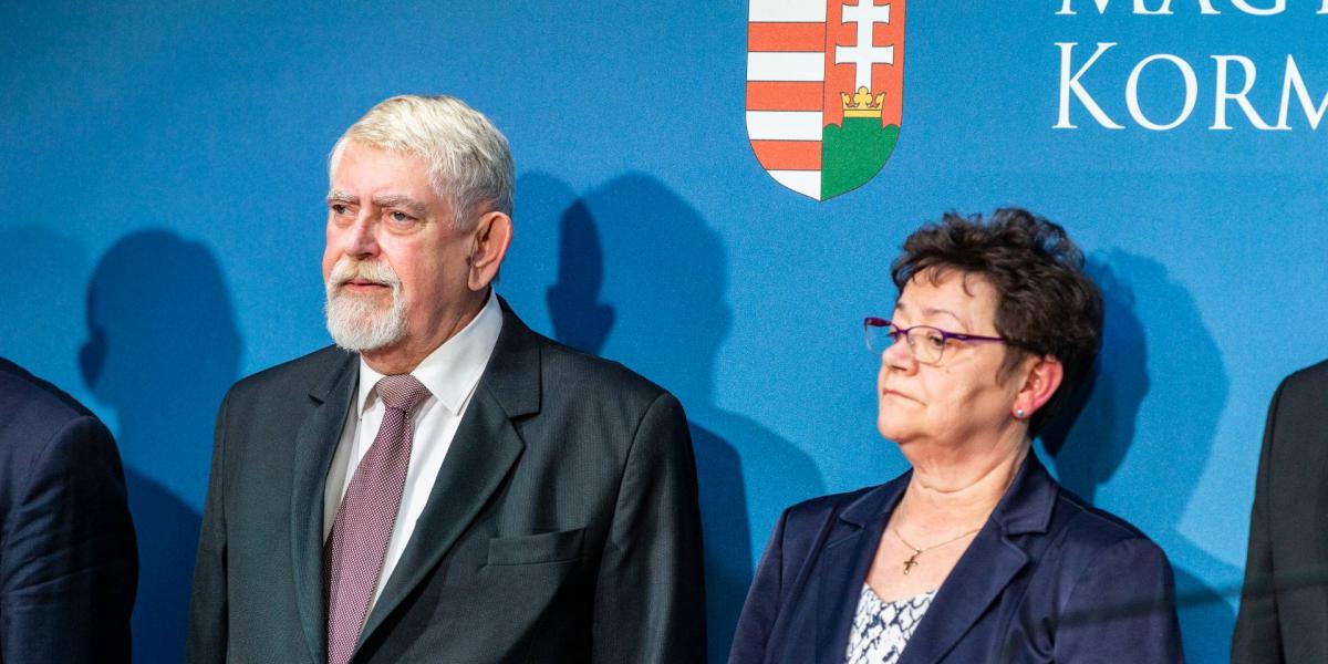 Kásler Miklós és Müller Cecília az Operatív Törzs sajtótájékoztatóján