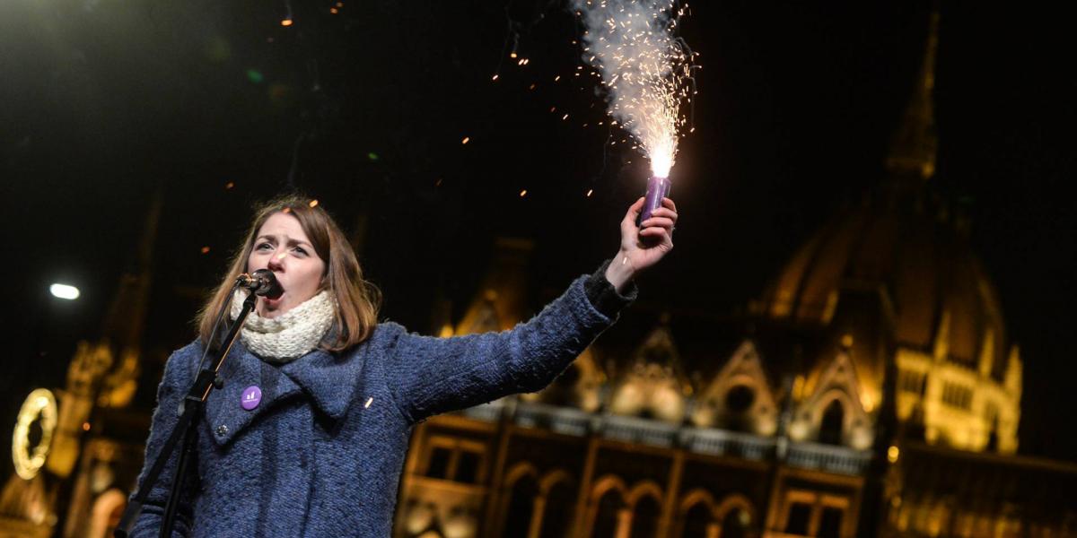 Donáth Anna kezéből ezt a füstgyertyát már nem csavarták ki