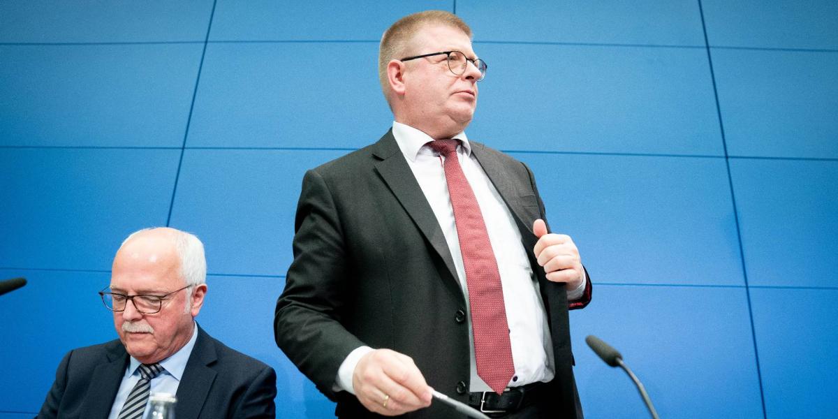 Thomas Haldenwang és Joachim Seeger bejelenti a szélsőjobbos AfD platformjának megfigyelését