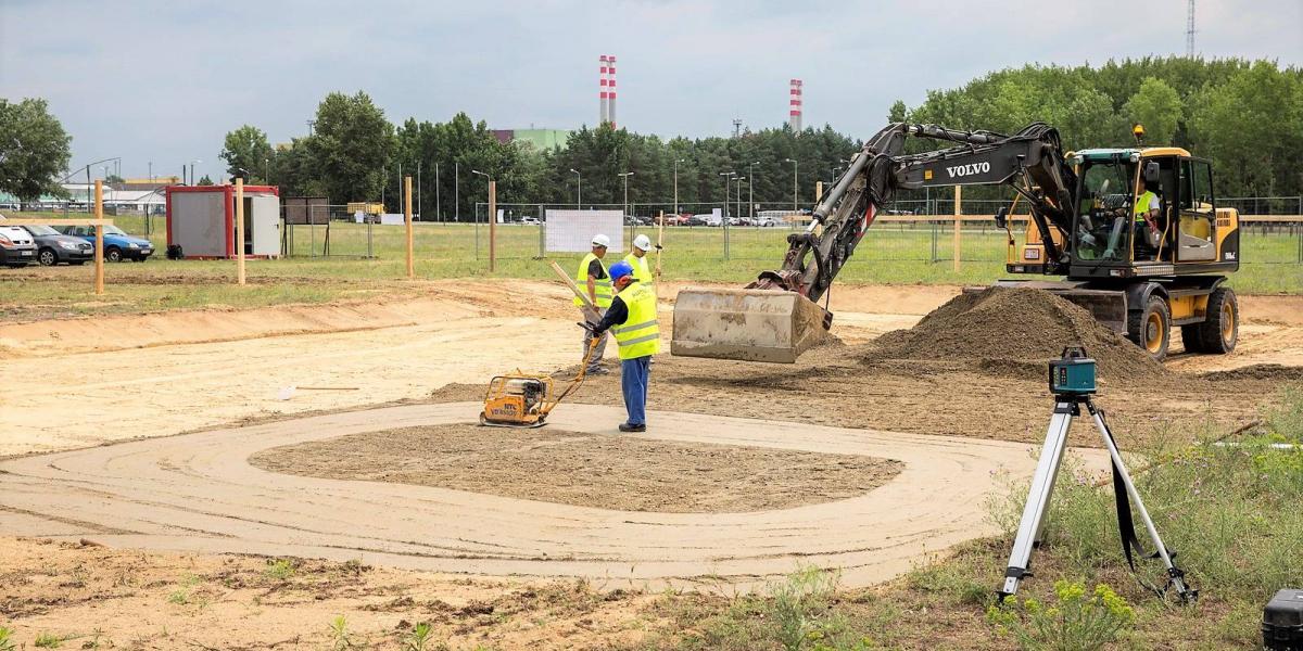 A létesítési engedélyek kiadása előtt megépülhetnek a felvonulási épületek a kormány szerint