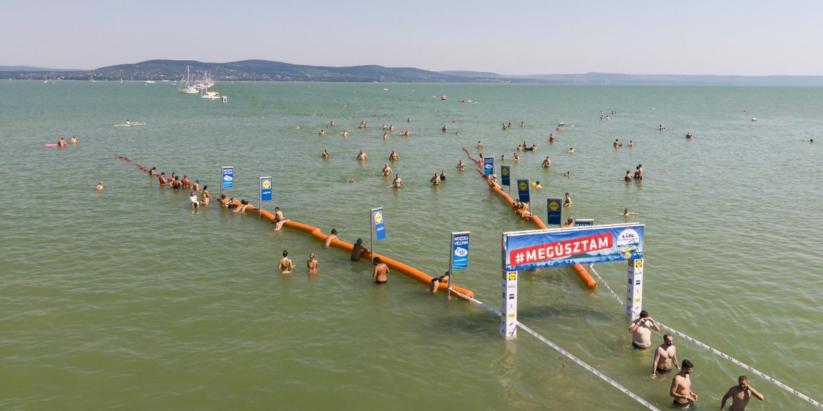 Balaton-átúszás