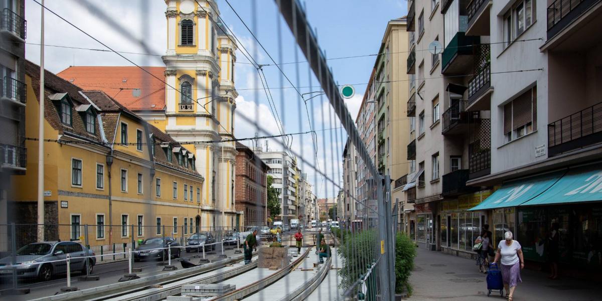 Egy éve Budán még a villamosfelújítás borzolta a kedélyeket