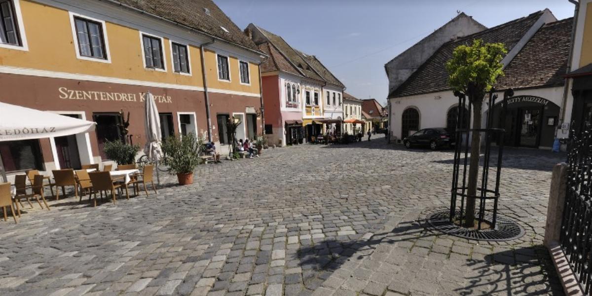 Szentendre, Fő tér - Google Street View