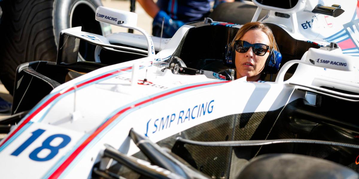 Claire Williams a 2018-as versenyautó volánjánál