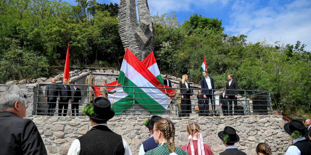 Orbán Viktor miniszterelnök a Turul-szobor avatásán