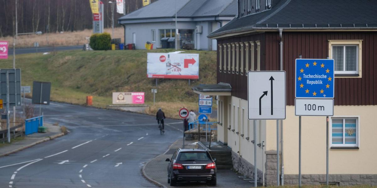 A szükségállapot miatt szinte leállt a forgalom a cseh-német határon