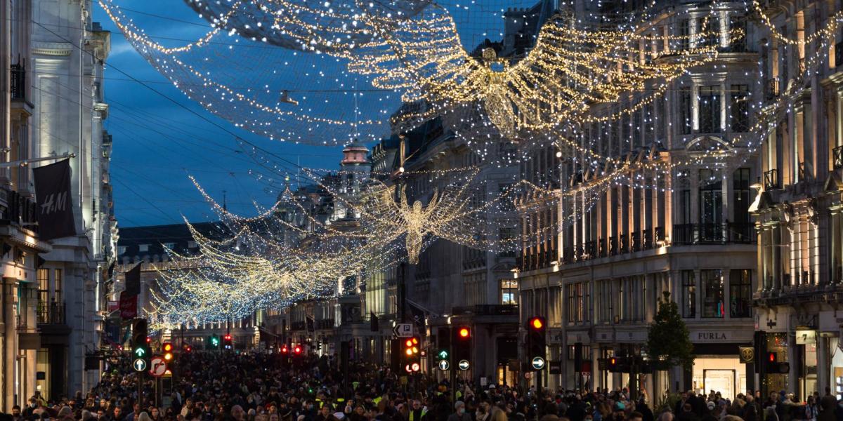 A hétvégén a járvány ellenére zsúfoltak voltak London utcái