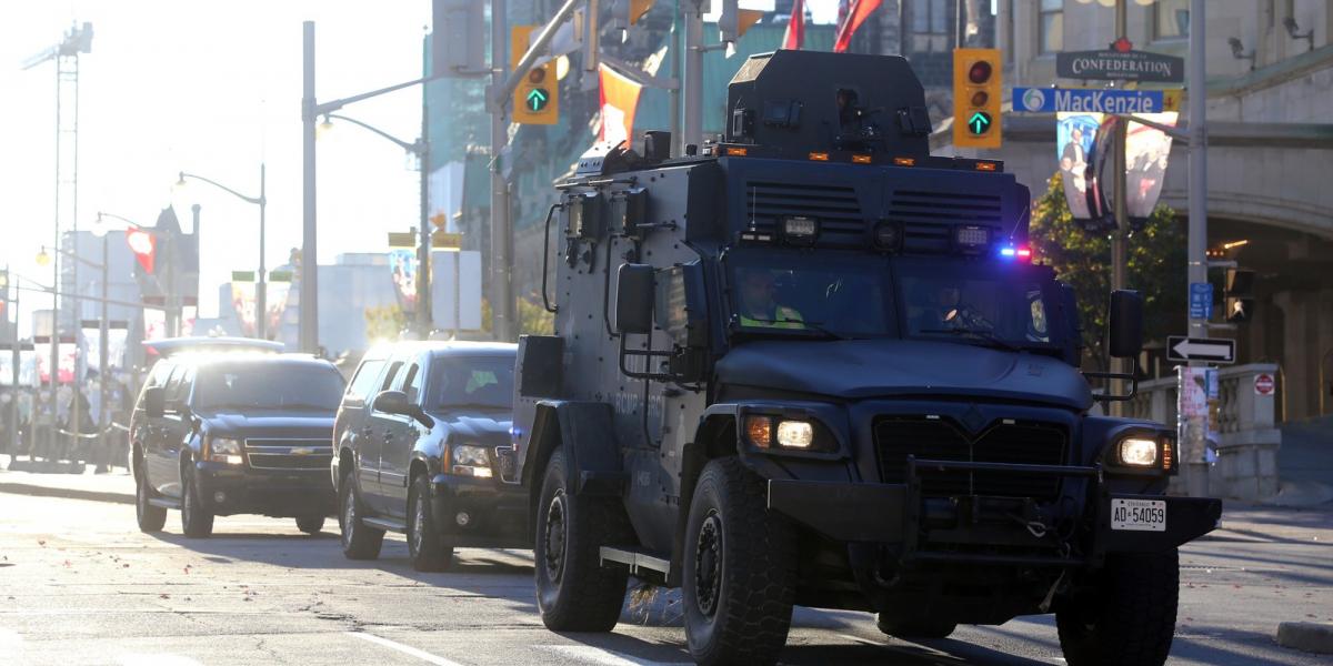 Harci járművek vonultak fel szerdán Ottawa központjában FOTÓ: EUROPRESS/GETTY IMAGES/MIKE CARROCCETTO