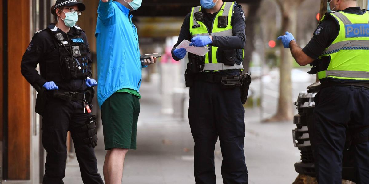 A kijárási korlátozást ellenőrzik Melbourne-ben