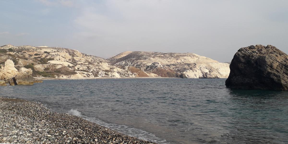 A hely Petra tou Romiou-nál, ahol a hagyomány szerint Aphrodité kiemelkedett a tengerből