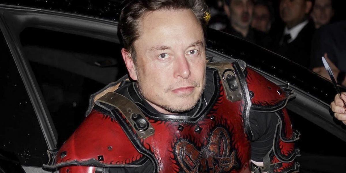 Elon Musk a 2022-es halloweeni jelmezében