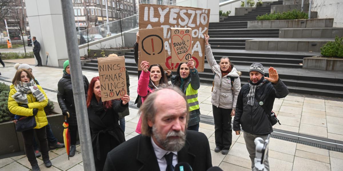 Horváth Péter, a Nemzeti Pedagógus Kar elnöke egy 2021-es demonstráción