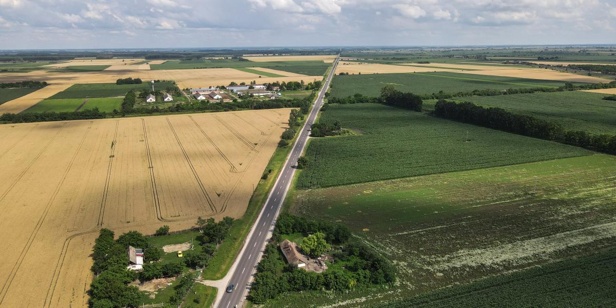 Hajdúnánás külterülete. Ezen a településen is létezik az adó