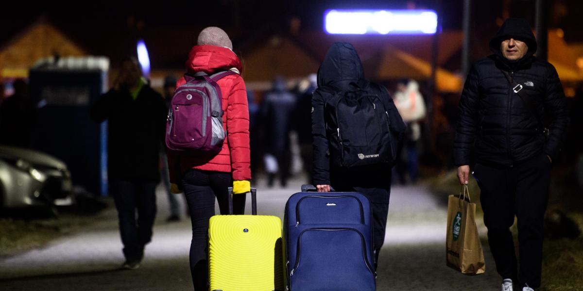 Más országok a menekültek miatt vezettek be vészhelyzetet