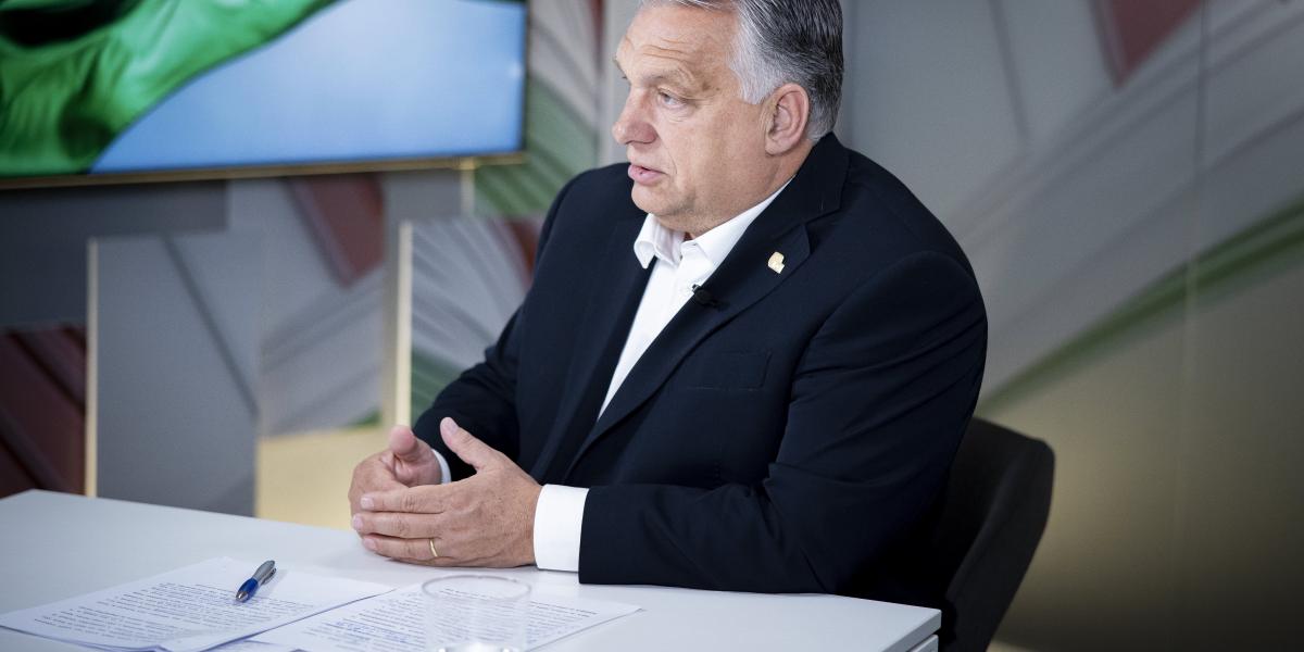 Orbán Viktor miniszterelnök interjút ad a Kossuth Rádiónak az MTVA brüsszeli képviseleti irodájában