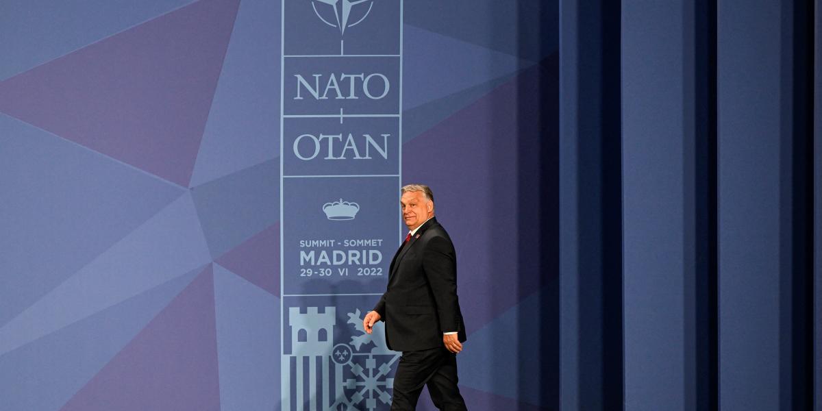 Úgy jön, mintha menne. Orbán Viktor kormányfő a tavaly nyári madridi NATO-csúcson