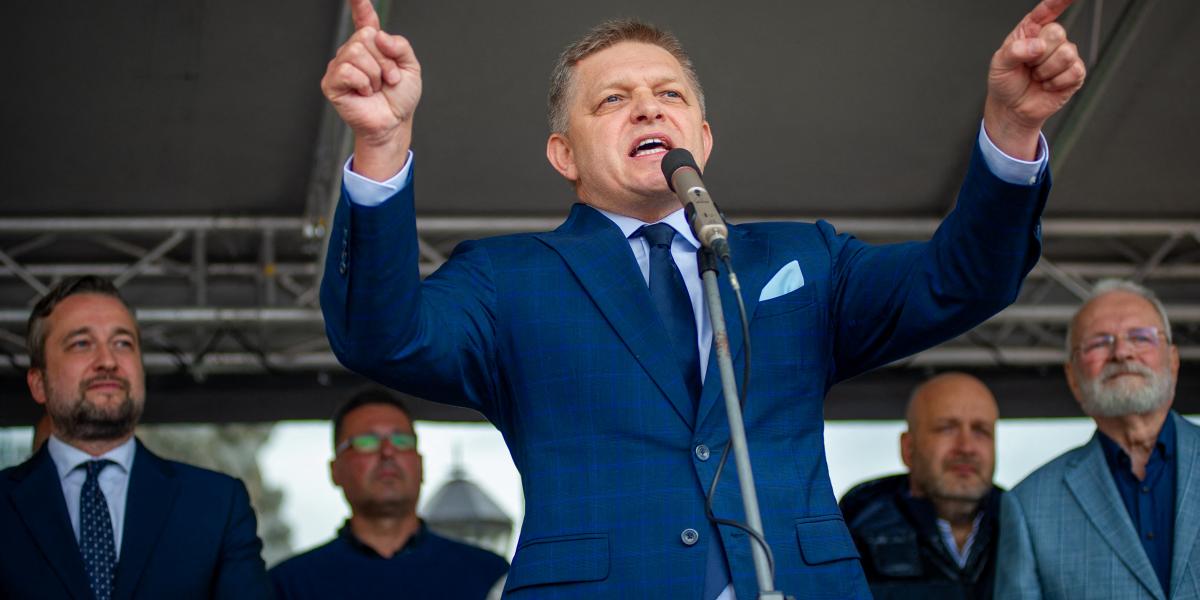 Továbbra is Robert Fico pártja vezet