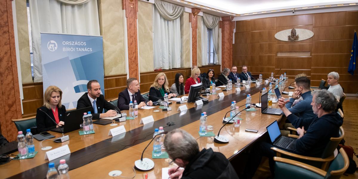 Az Országos Bírói Tanács tavaly decemberi sajtótájékoztatója a feladatköreikről és működésükről