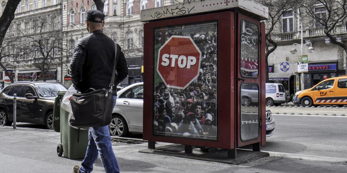 Budapesti látkép. Egy korábbi kormányzati kampány lenyomata