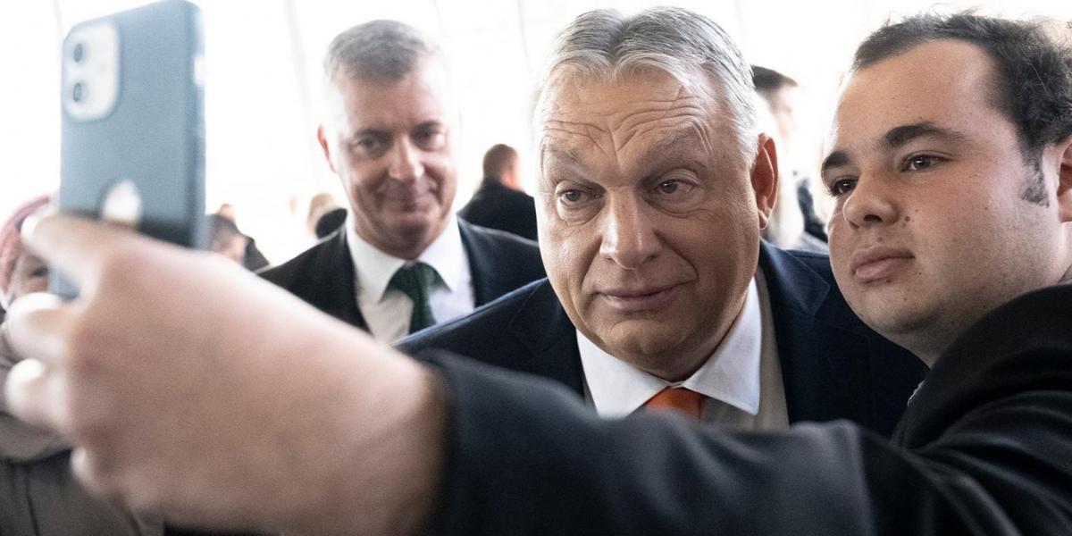 Orbán Viktor szívesen beköltözne minden fiatal mobiltelefonjába