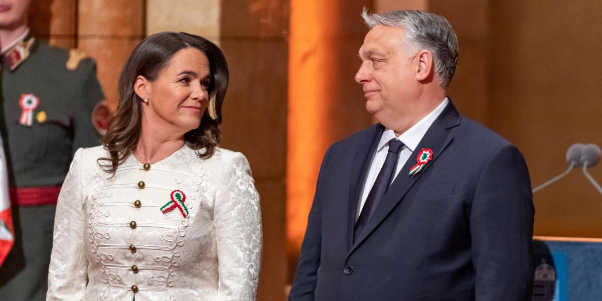 Még nem tudni, mentőövet vagy selyemzsinórt küldött-e Orbán Nováknak 