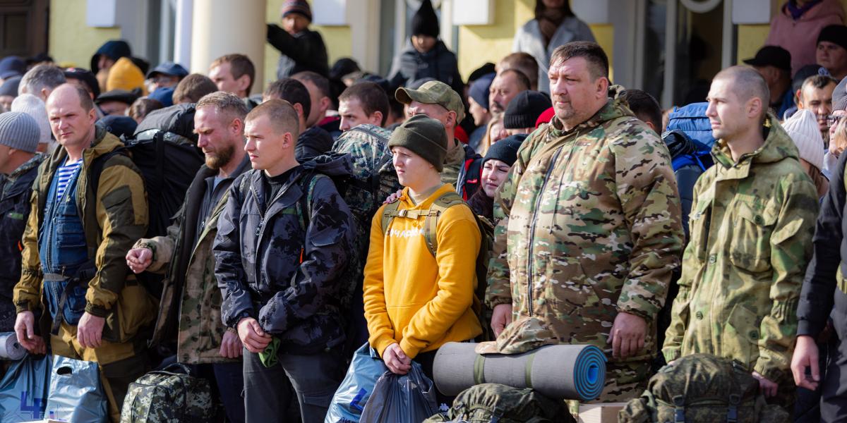 Az orosz védelmi minisztérium szerint tíz nap alatt 16 ezren jelentkeztek szerződéses katonának Ukrajnába, hogy „bosszút álljanak” a Crocus City Hallban meggyilkoltakért