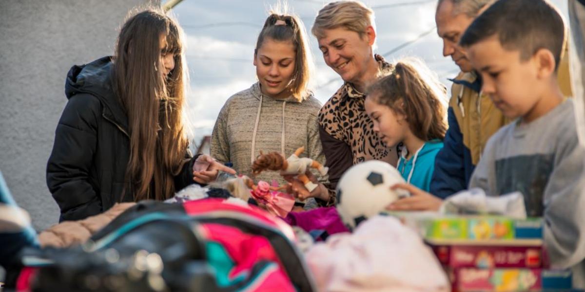 Nemcsak a mélyszegénységben élőket érik el, hanem a ,,helyi közép­osztályt” is, akik – ahogy egyre többen az országban – ,,csak” szegények