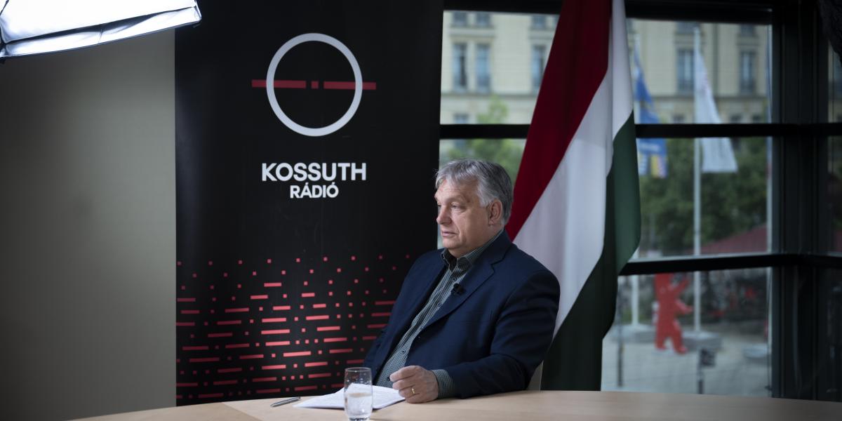 Orbán Viktor miniszterelnök interjút ad a Kossuth rádió Jó reggelt, Magyarország! című műsorában Berlinben