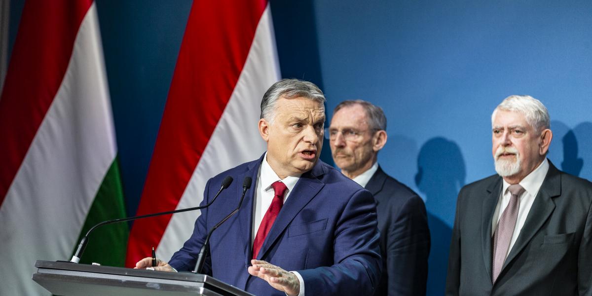 Orbán Viktor, Pintér Sándor és Kásler Miklós az operatív törzs ülése után sajtótájékoztatón 2020. március 5-én 