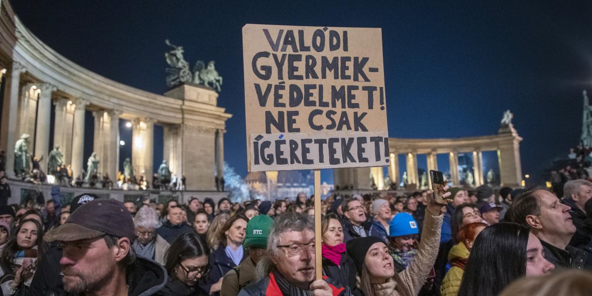  Nem ilyen gyermekvédelmet követeltek tízezrek fél évvel ezelőtt